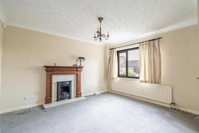 Acomb Wood Drive, Woodthorpe, York YO24 2XN photo 4