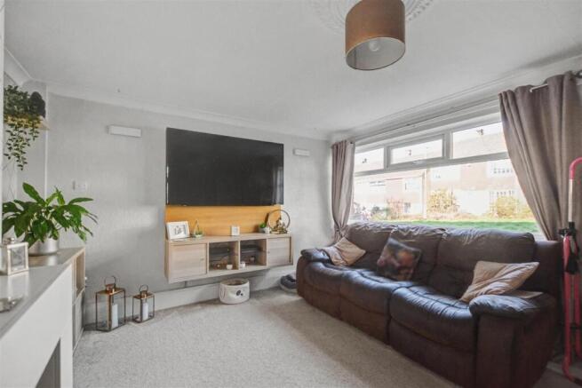 7 Moorfield Court Lounge.jpg