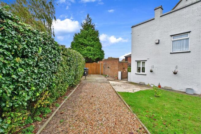 Driveway/Parking