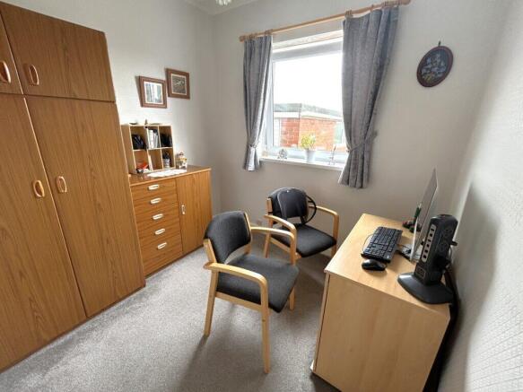 5 bed Semi-Detached for sale Image 7