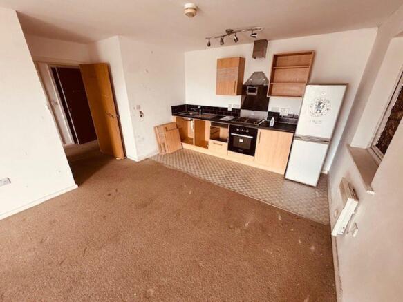 OPEN PLAN LOUNGE/KITCHEN