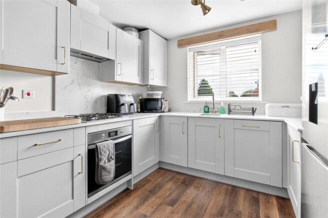 Donnington Grove, Binfield, Bracknell, Berkshire, RG42 photo 4