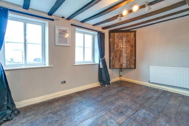 Bedroom 1.jpg
