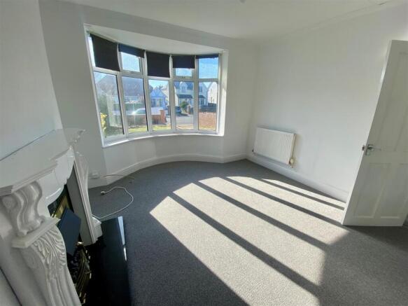 3 west road room 2.jpg