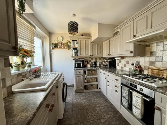 Kitchen: