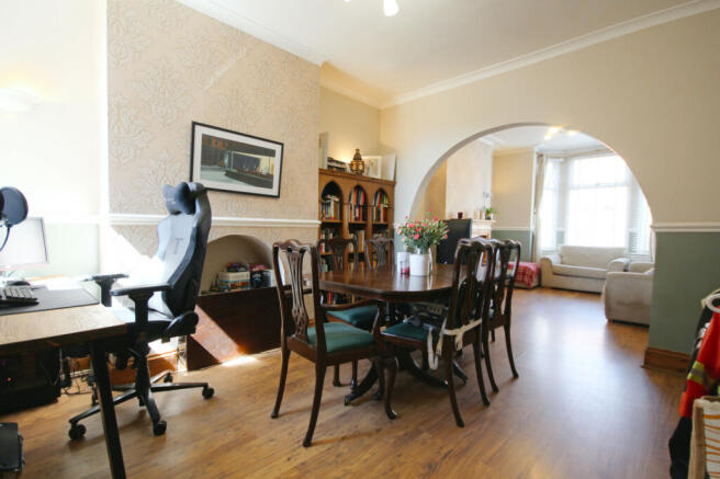 Lounge/Dining Room