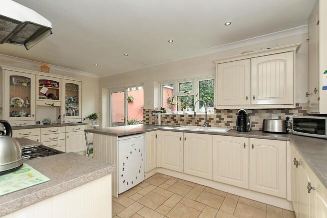 Lon-Kitchen_3.jpg