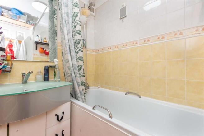 Bathroom.jpg