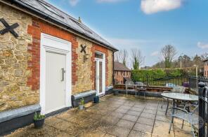 5, Cadogan Place, Station Road, Liphook GU30 7GQ