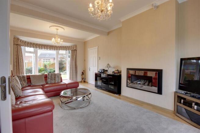 Lounge - Alternative View