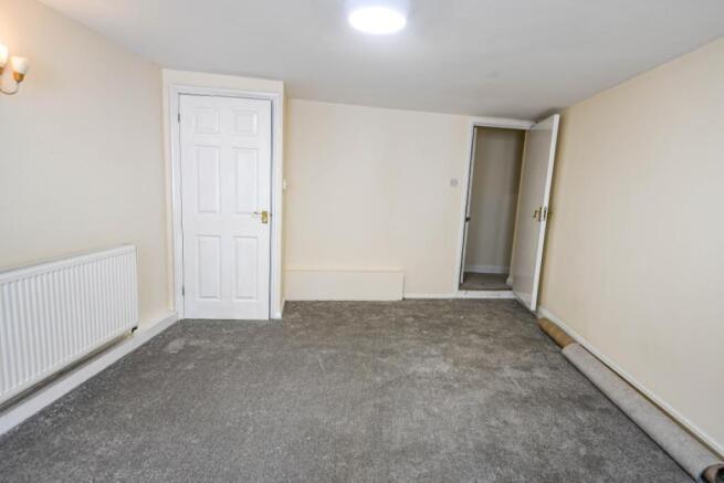 2  Medium  T202510071144.jpg