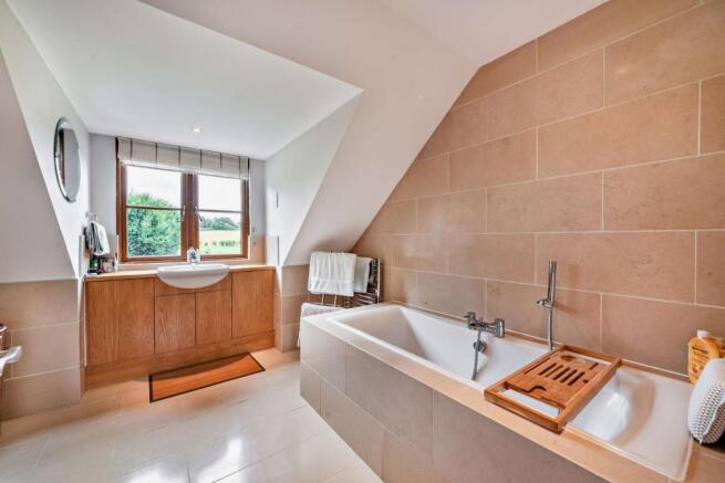 En-Suite Bathroom