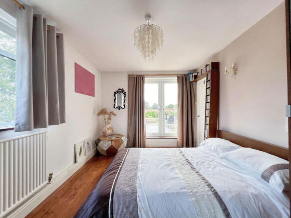 4 bed Detached for sale Image 10