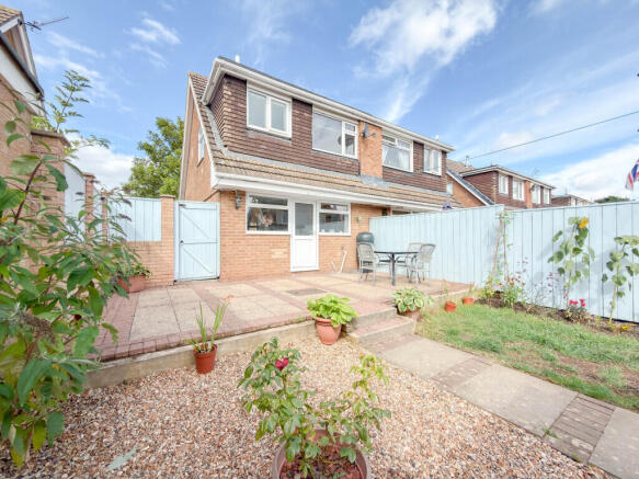 3 bed Semi-Detached for sale Image 12