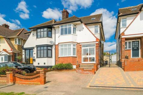 Priory Avenue, Chingford