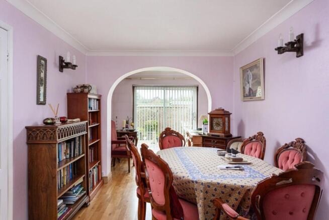 3 bed House for sale Image 5