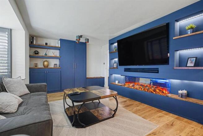 Lounge/Sitting Room