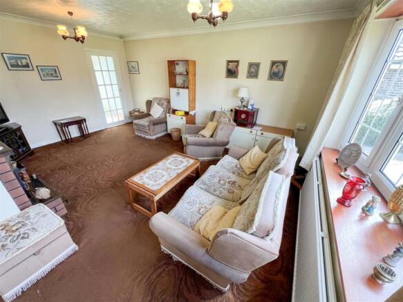 OPEN PLAN LIVING DINING ROOM