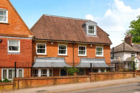 Grayswood Road, Haslemere, Surrey, GU27