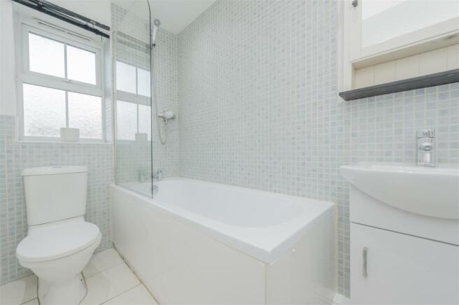 Bathroom / WC:
