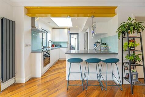 Allbrook Close, Teddington