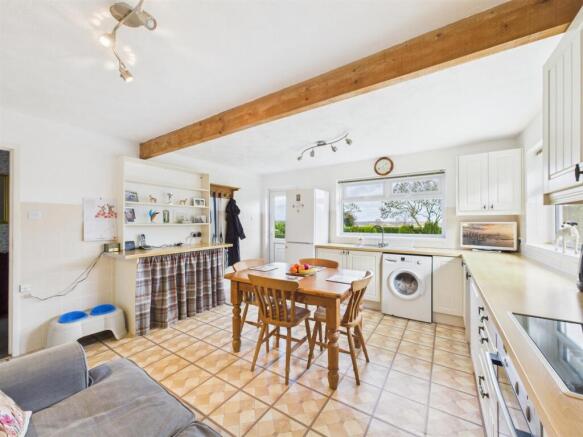 Kitchen / Dining Room