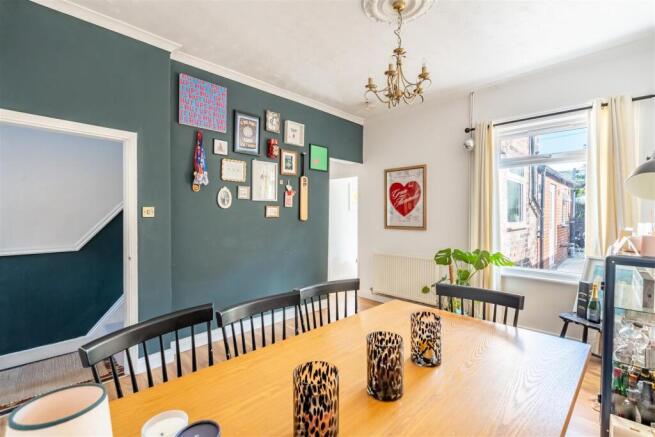 3 bed Town House for sale Image 6