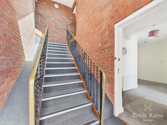 2 bed Apartment for sale Image 4