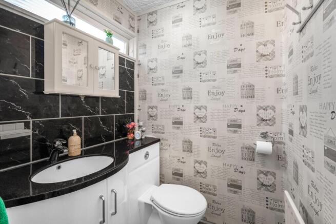 3 bed Terraced for sale Image 10