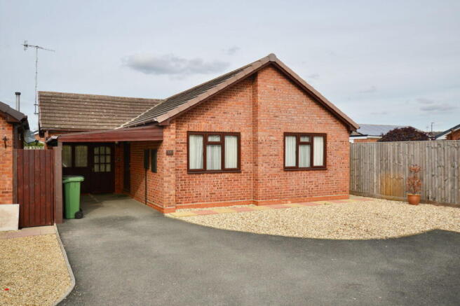 2-bed detached on Kempton Close, Evesham, WR11 2XF, £325,000