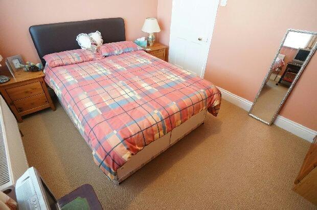 2nd Photo of Bed 3