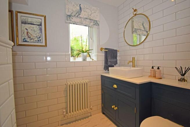 32 Pear Tree Way, cloakroom.jpg