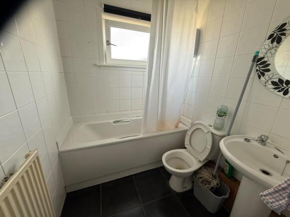 Lewiston Drive, Glasgow, Glasgow City photo 5