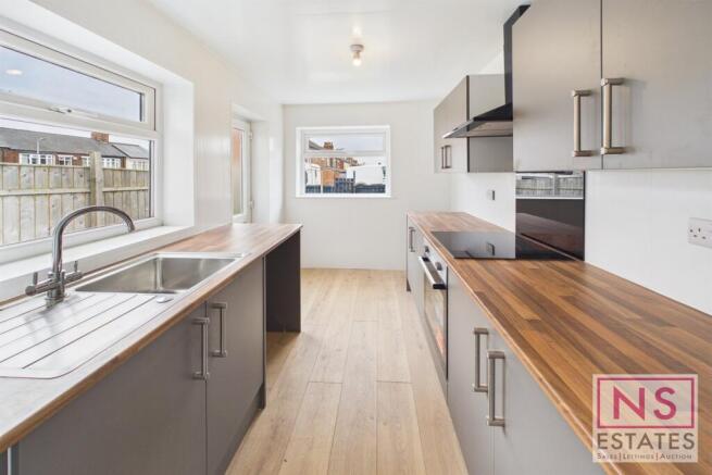 3 bed Terraced for sale Image 4