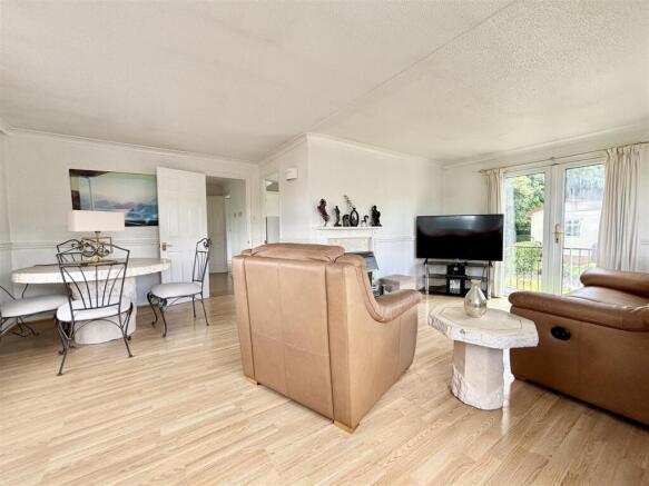 2 bed Park Home for sale Image 8