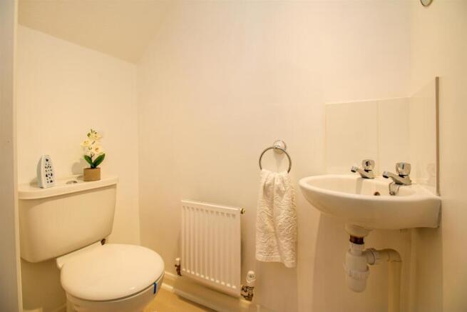 3 bed Semi-Detached for sale Image 11