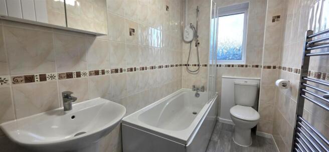 22 Attlee Close Bathroom.jpg