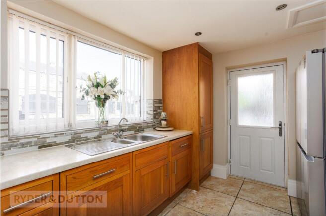 3 bed Semi-Detached for sale Image 9