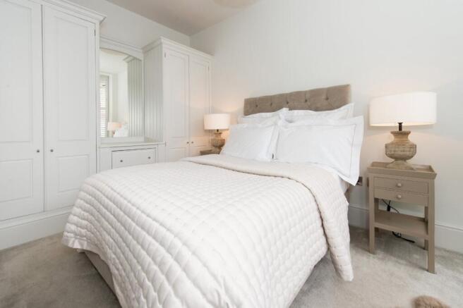 6 bed Detached for sale Image 7