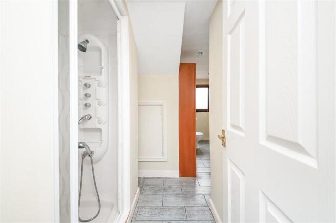 EN- SUITE