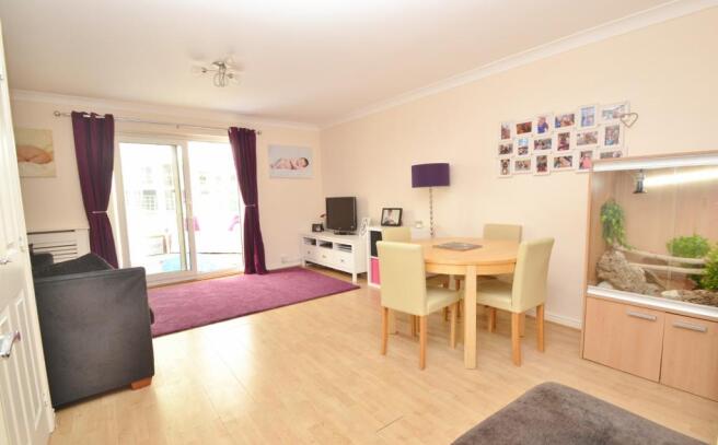 Lounge/Dining Room