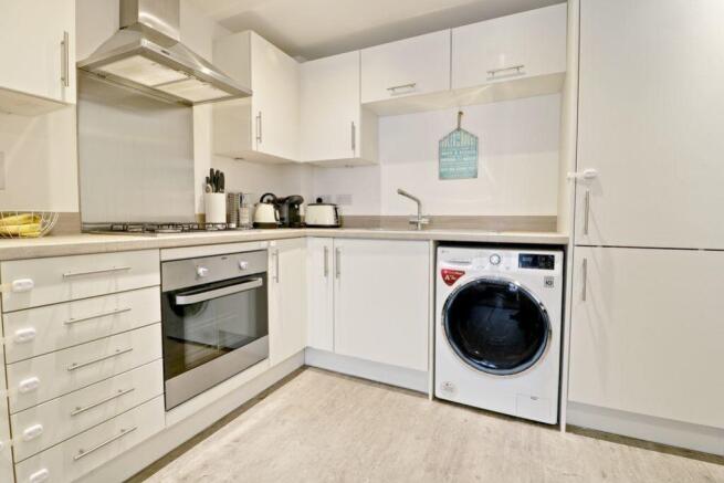 EweMove Basingstoke Beech Court Kitchen