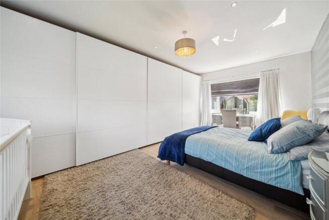 4 bed Detached for sale Image 12