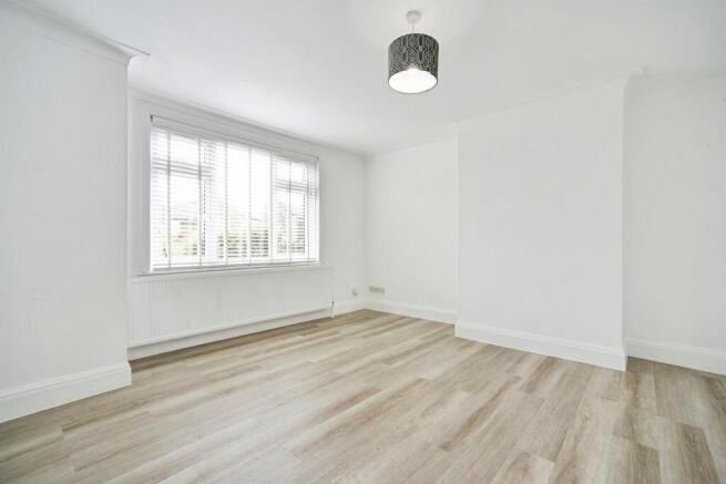 3 bed Semi-Detached for sale Image 8