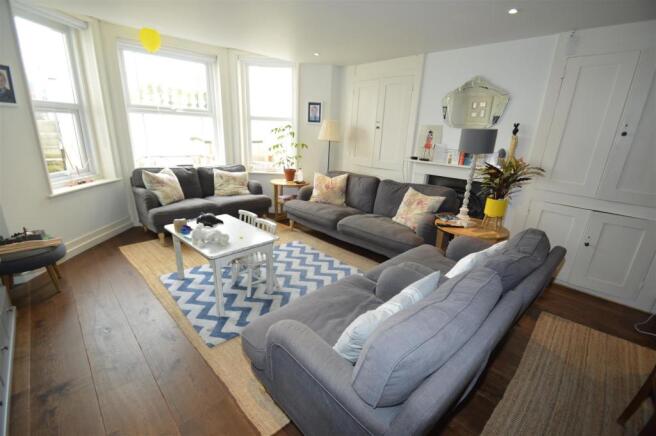 Sitting/Dining Room