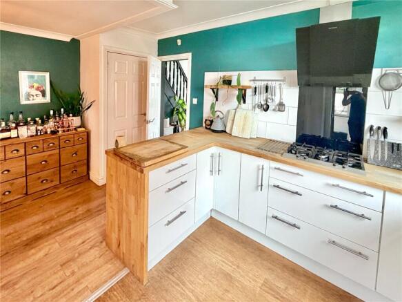 4 bed Semi-Detached for sale Image 9
