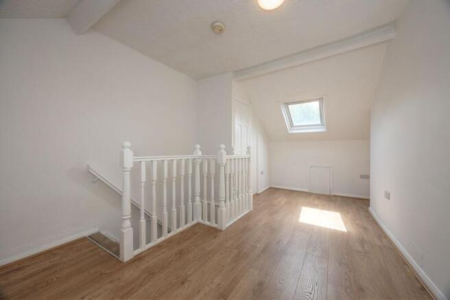 3 bed Terraced to rent Image 12