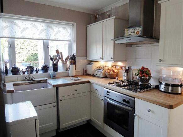 KITCHEN: