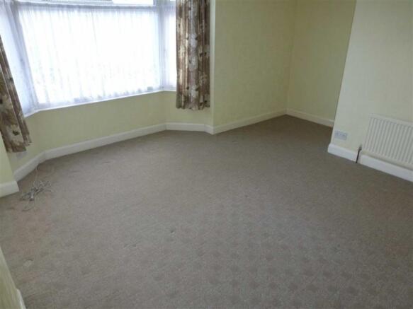 BEDROOM 1 (FRONT)