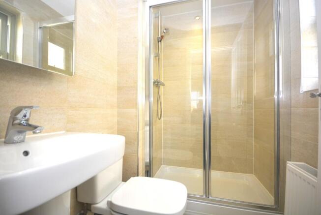 4 bed Semi-Detached to rent Image 12